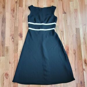 Maggy London Classic Boat Neck Little Black Dress 6